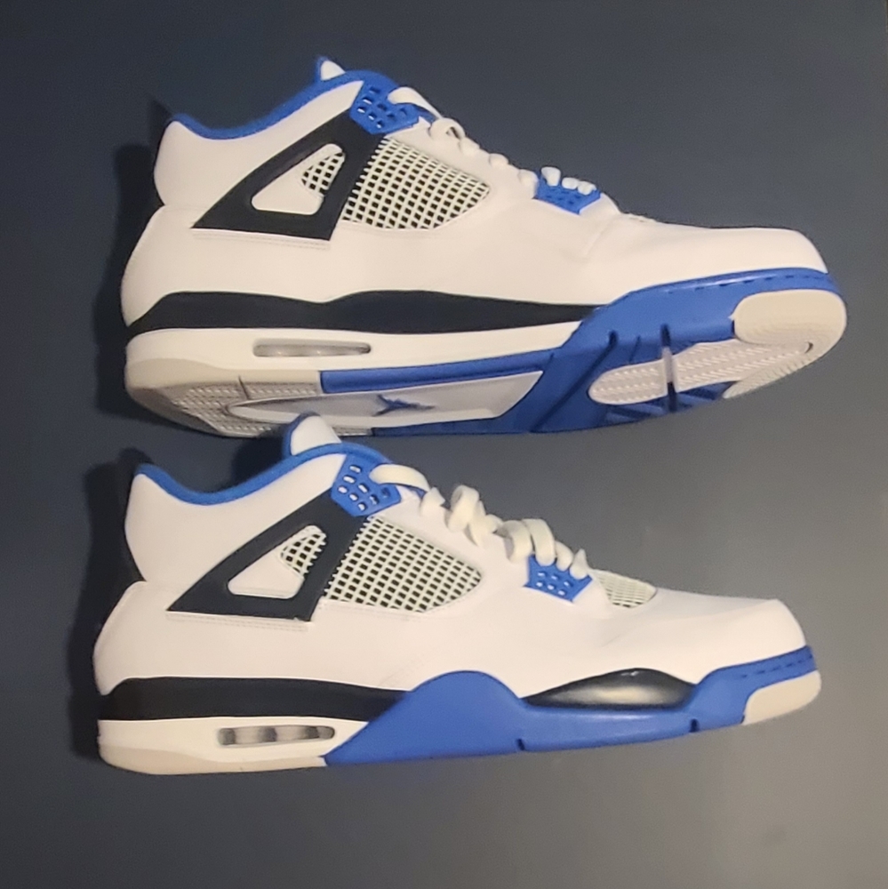 Air Jordan 4 Motorsport